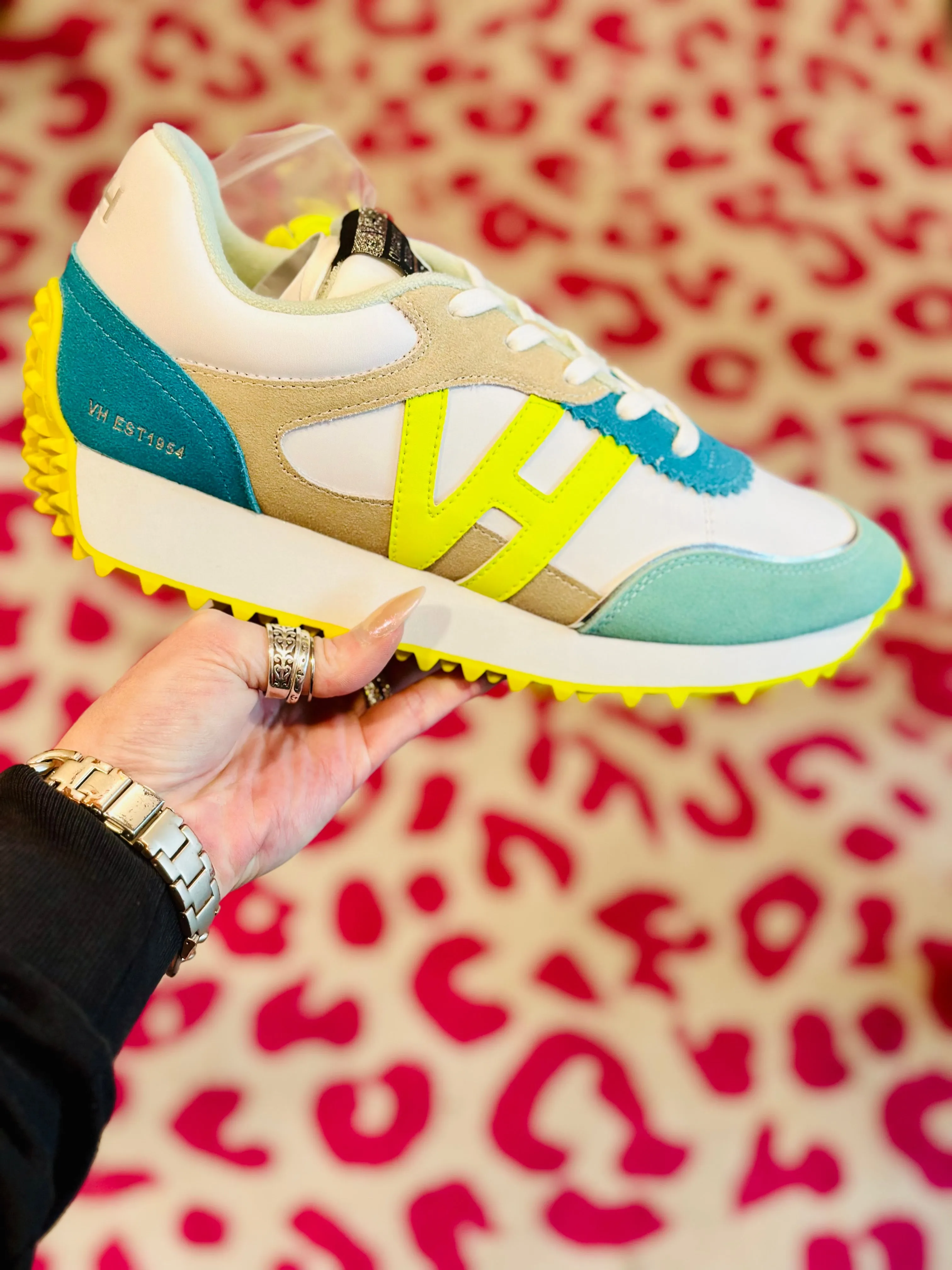 Cosmic 5-Neon Sneakers