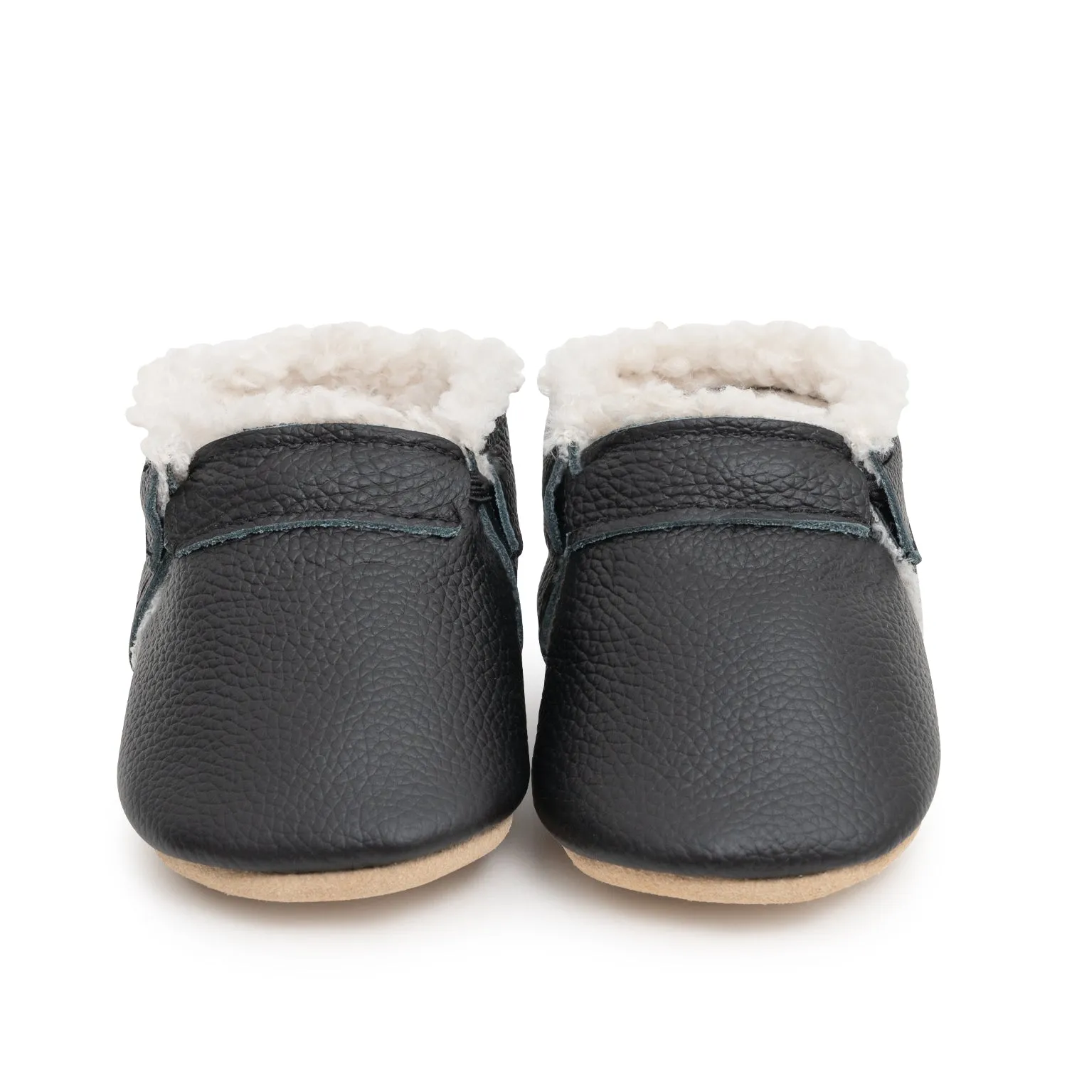 Fringeless Black and Tan Sherpa Moccasins