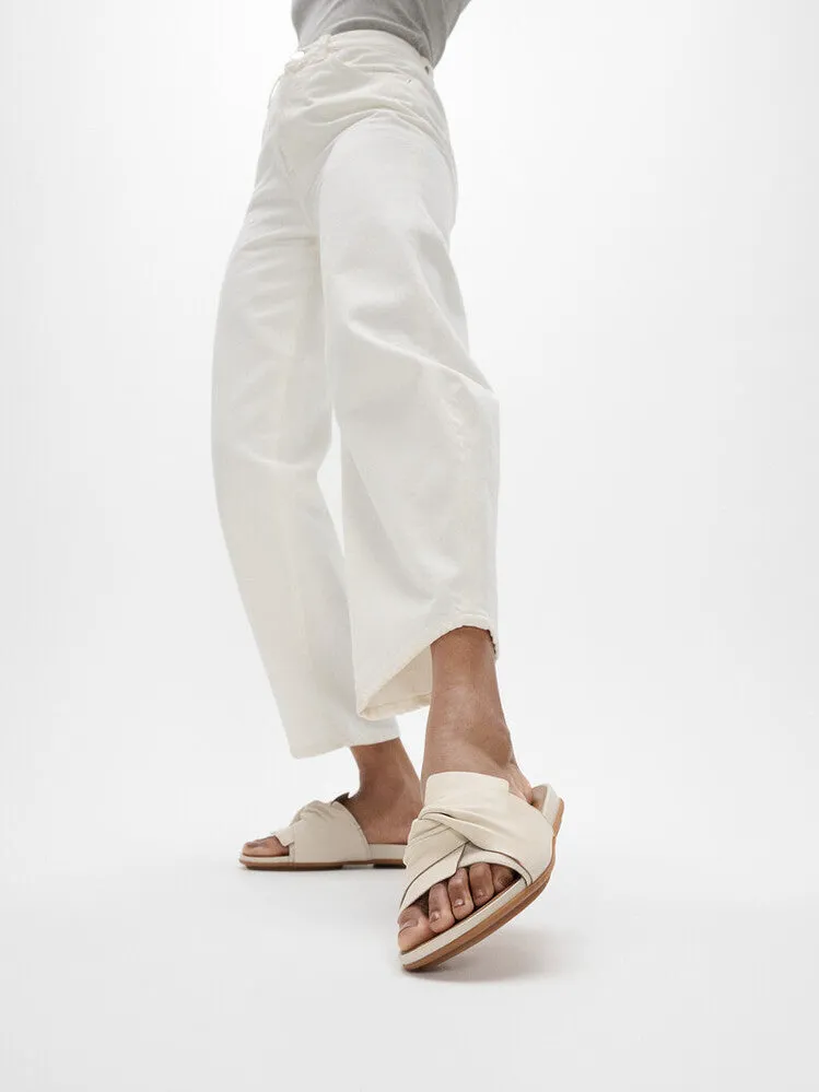 Gracie Soft Twist Leather Slide