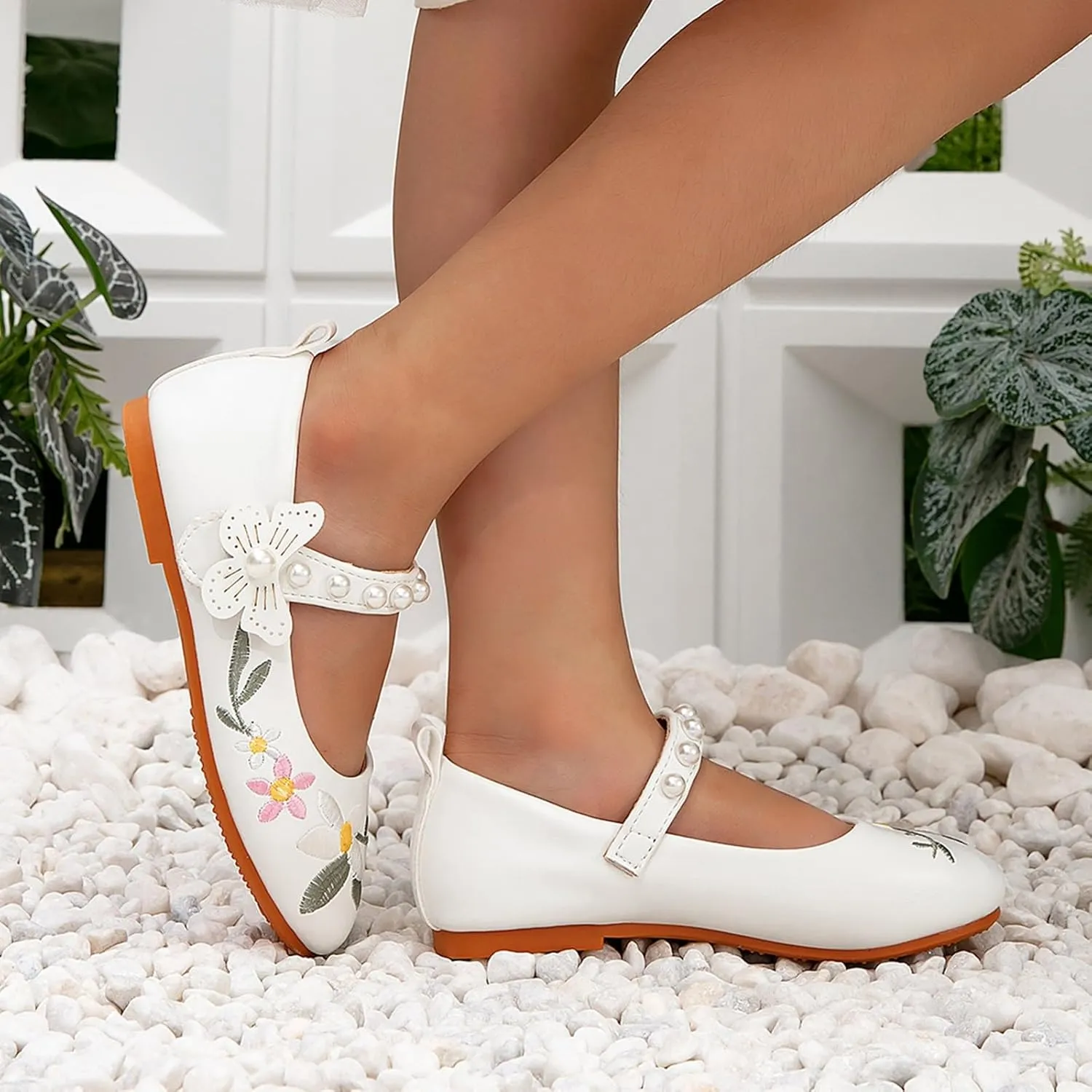 Toddler Girl Sandals Girls White Princess Shoes Embroidered Cute Children's Shoes Little Girl Bow Pearl Flat Kids Closed Toe Water Sandal