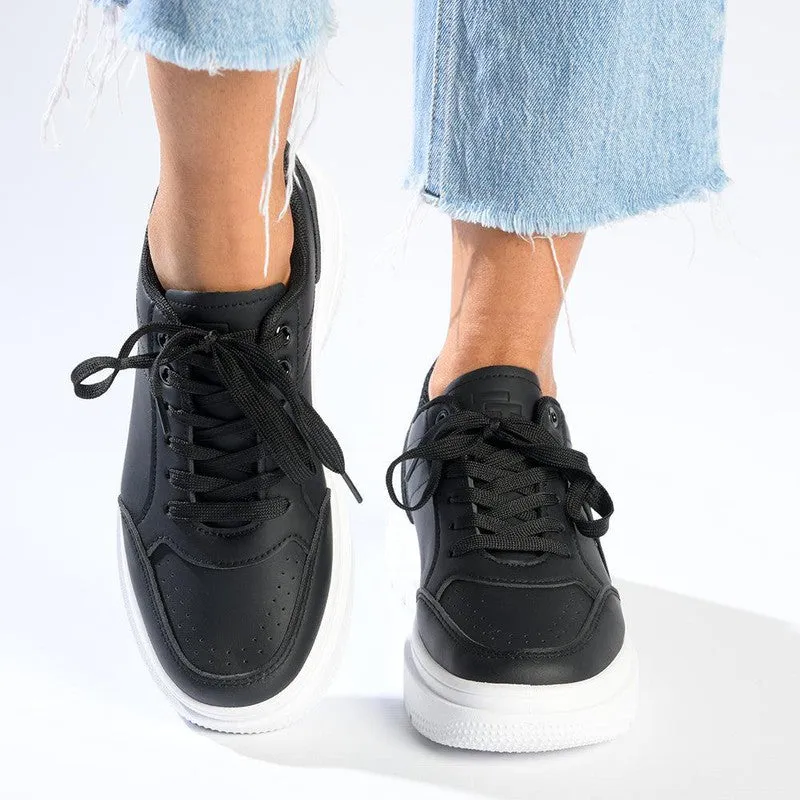 Tom Tom Lace Up Sneaker - Black / White