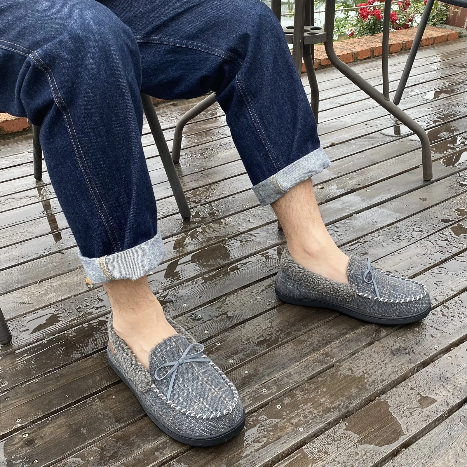 VONMAY Men's Moccasin Slippers Comfort Polar Fleece House Shoes Warm Flannel Lining Memory Foam Indoor & Outdoor